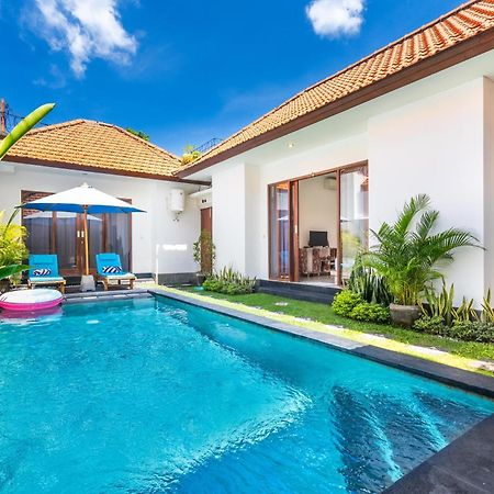 4-Bedroom Pool Villa Near Seminyak Center Ngoại thất bức ảnh