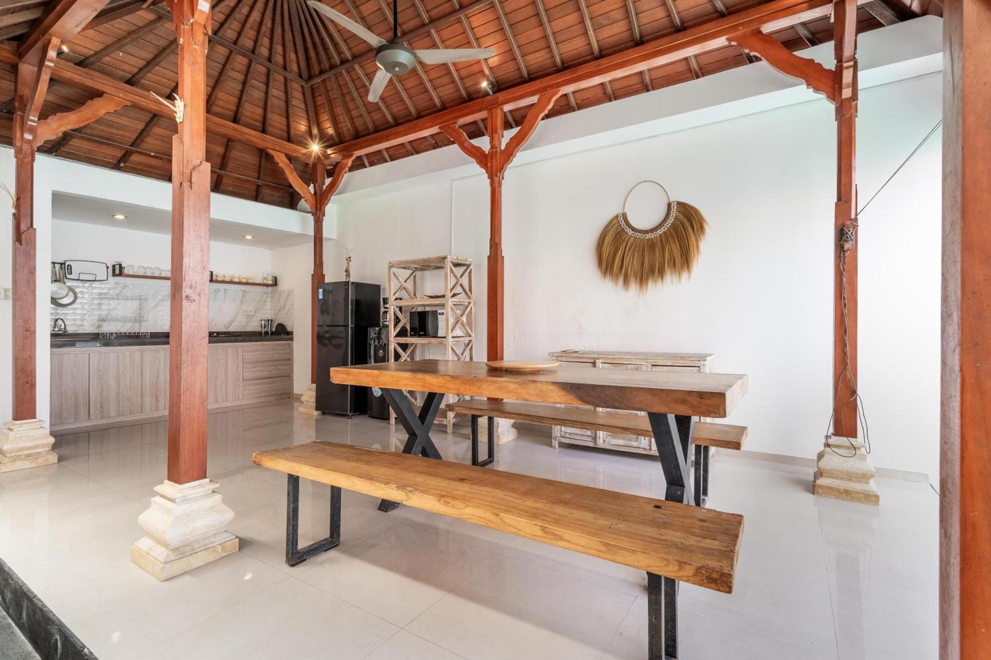 4-Bedroom Pool Villa Near Seminyak Center Ngoại thất bức ảnh